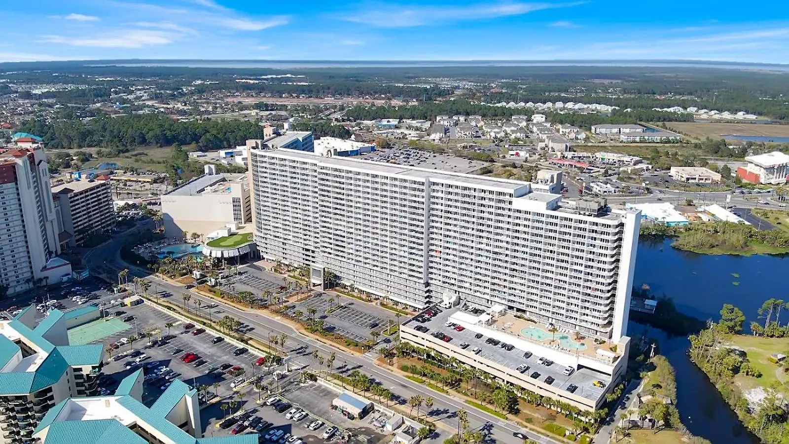 The Blue Turtle At Laketown Wharf Daire Panama City Beach